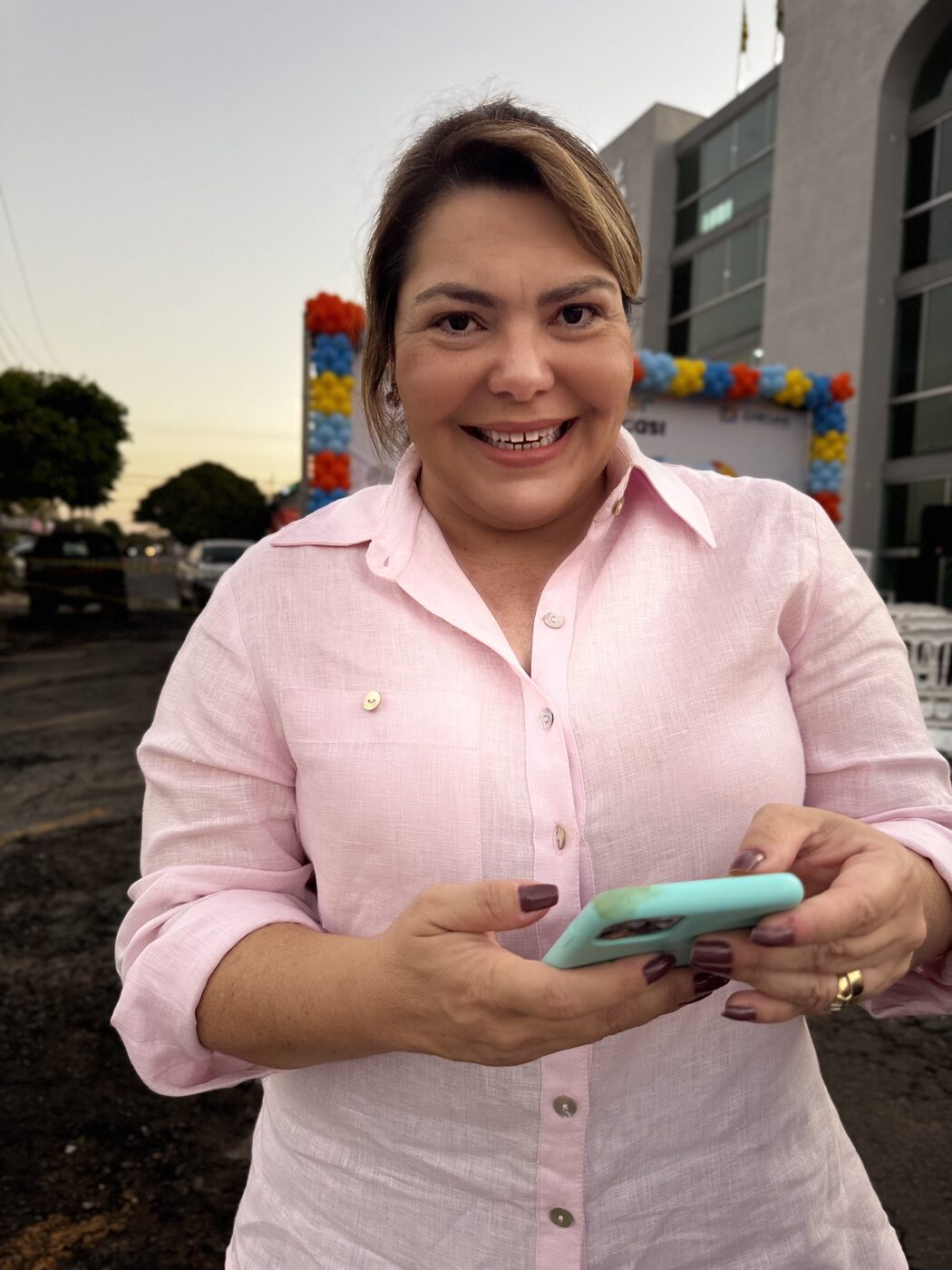 Presente no dia a dia, ouvindo cada família de perto.