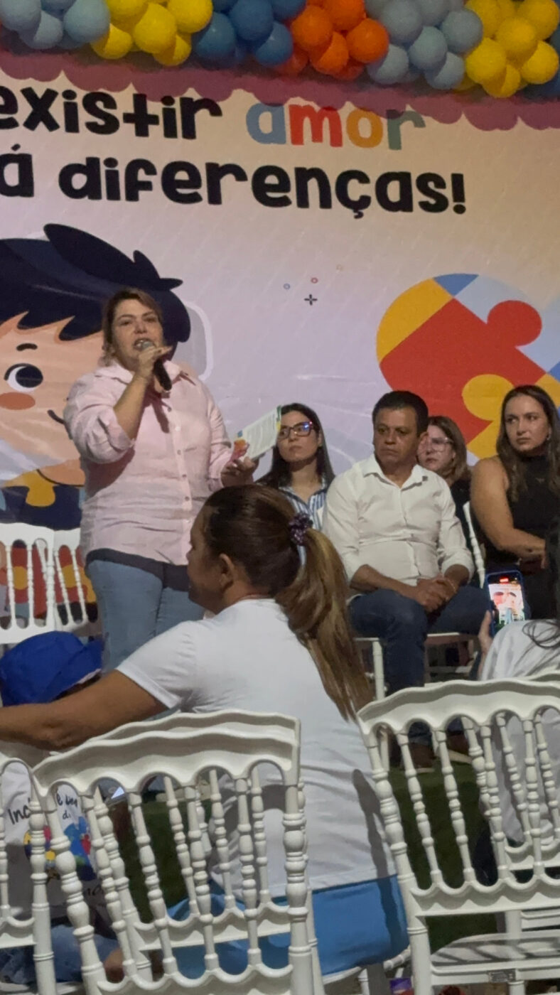 Nas ruas e nos palcos da causa: “onde existir amor, não há diferenças”.